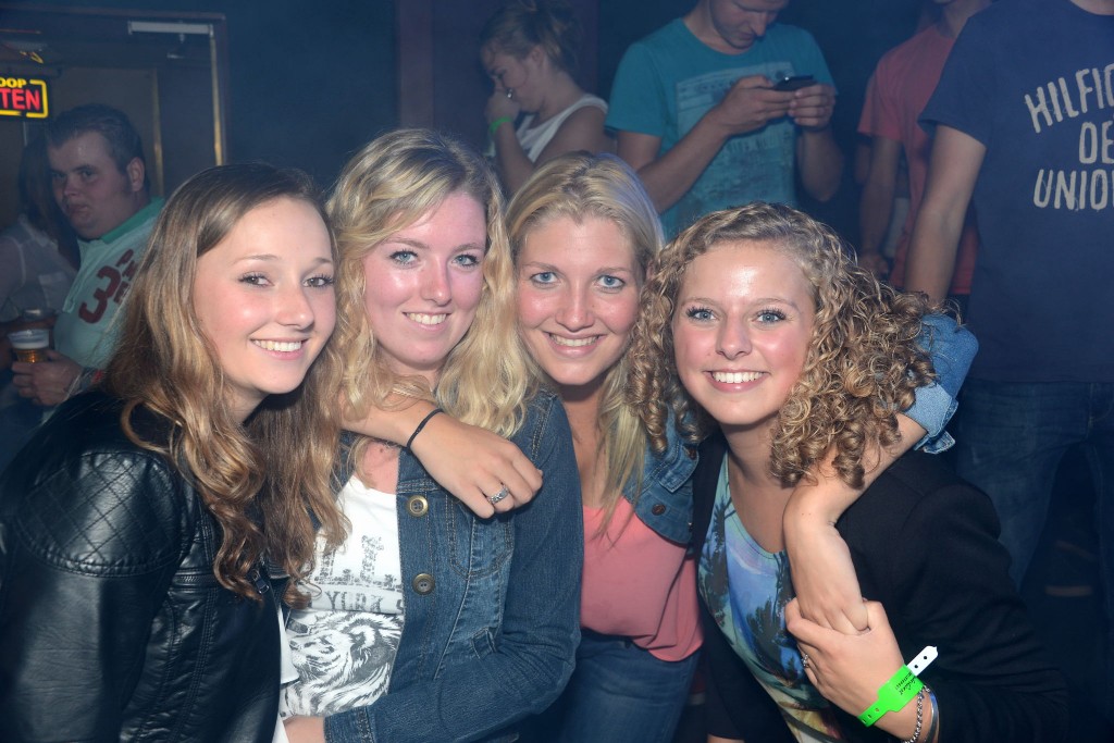 ../Images/Dinsdagavond kermis VdG 084.jpg